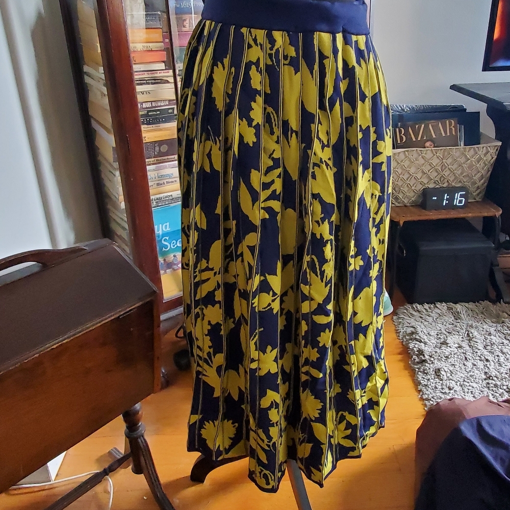 XL Floral Navy and Yellow Skirt